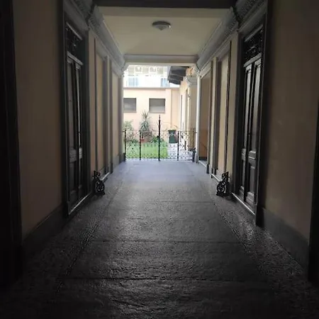 In Centro A - Zio Nanni 47 * Турин